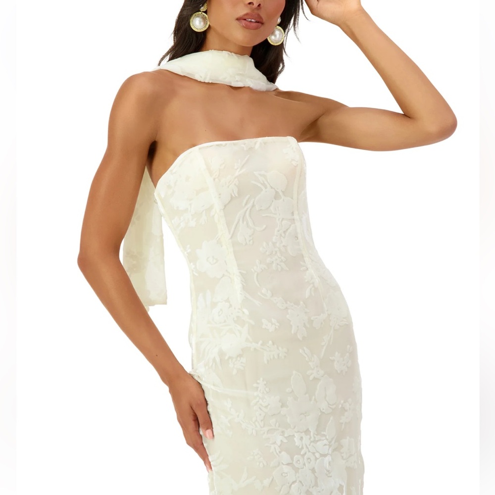 Jolanda Dress
BY ALAMOUR THE LABEL